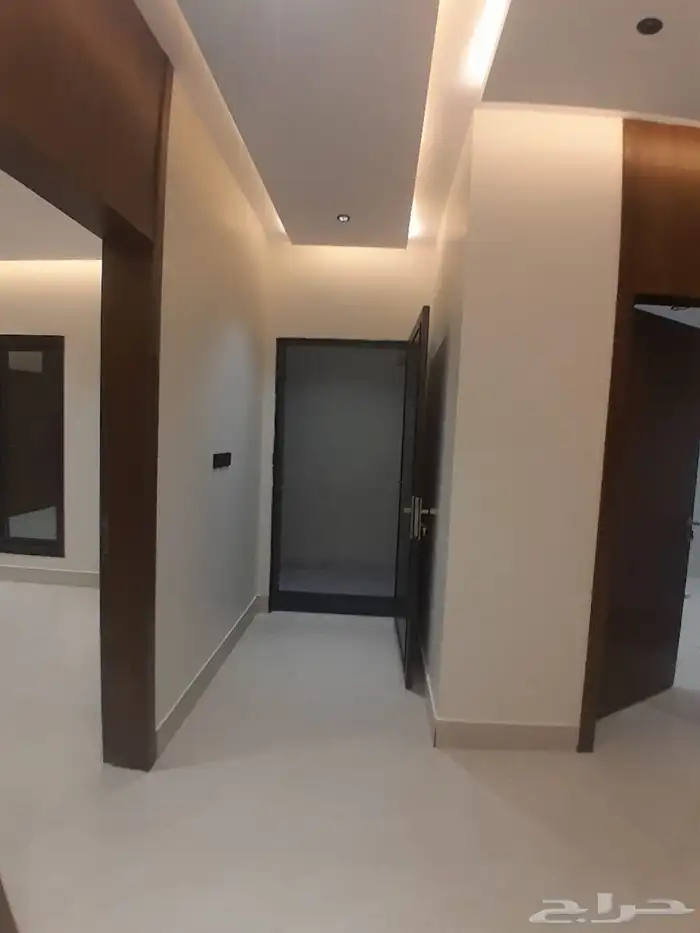 للبيع دور ارضي بمدخل مستقل من 6غرف بحي الحسام ب570الف 8