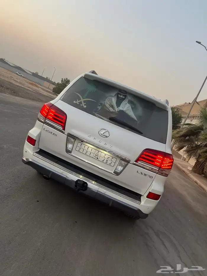 جيب لكزس 2014 570 1