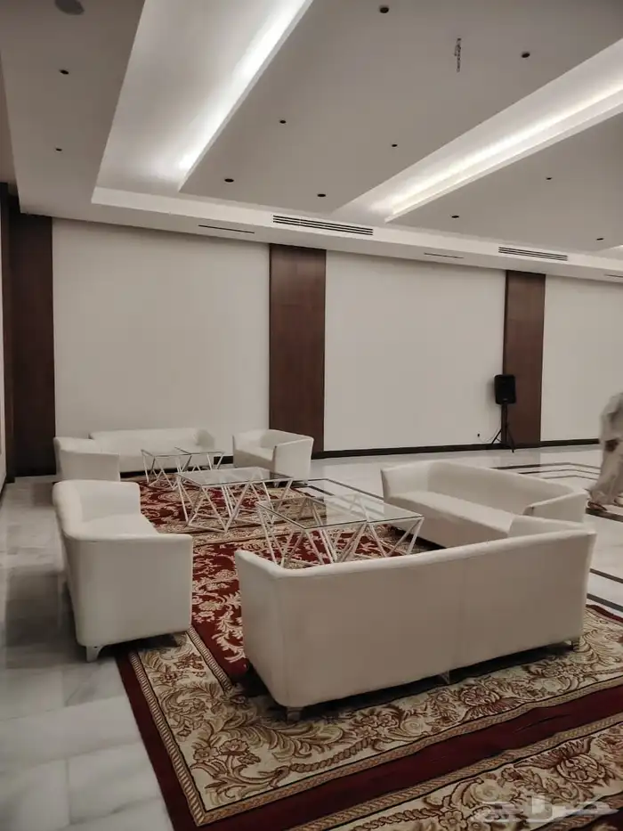 خيام اروبيه شاشات مكيفات فريو كنب كراسي طاولات جلسات خارجية 0