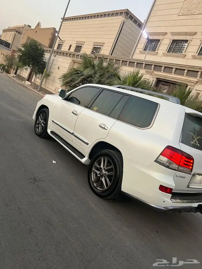 جيب لكزس 2014 570 2