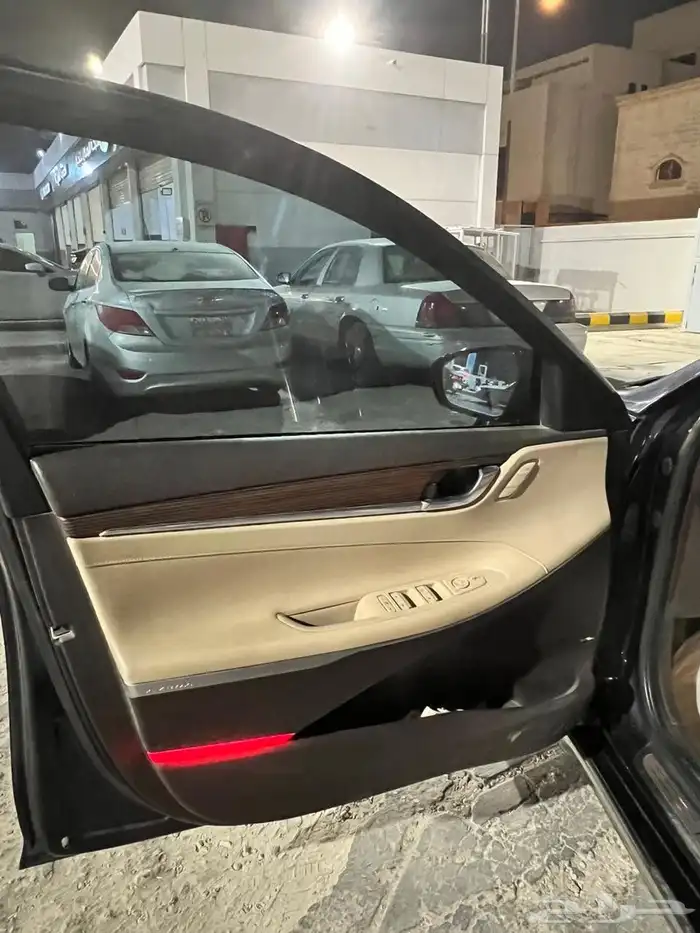 هبونداي ازيرا 2018 للبيع 9