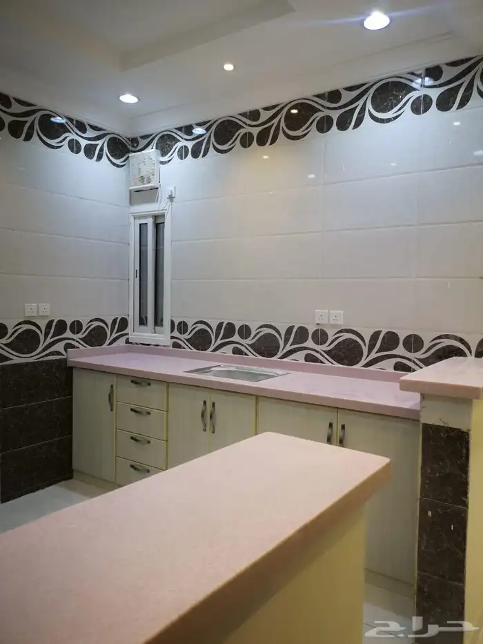 شقه للايجار حي السلامه غرفتين يوجد لدينا شقق للايجار جده 7