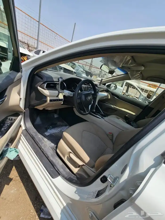 تشليح تويوتا كامري لبيع قطع غيار فقط مديلر2020 5