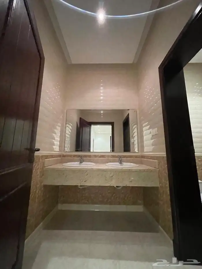 يوجد لدينا فلل للإيجار جده ابحرالشمالية 5