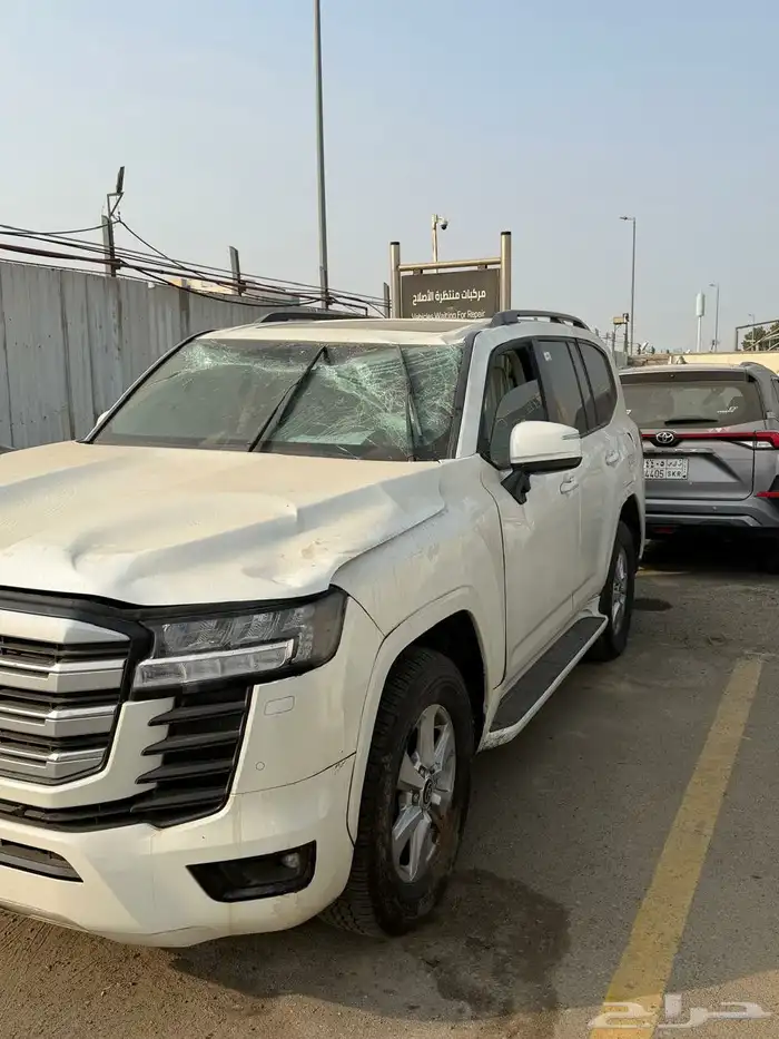 لاندكروزر مقلوب للبيع بحالتها مديل 2025 ممشى 13 الف كيلو 2