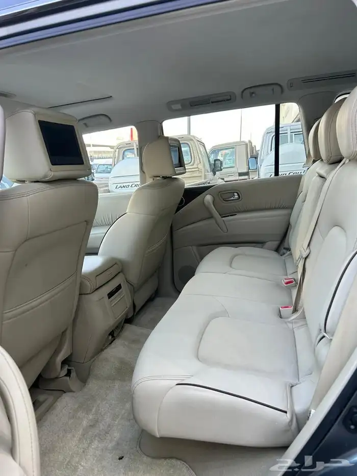 نيسان باترول بلاتنيوم 2017 8 سلندر. عداد 293 ألف كيلو 2