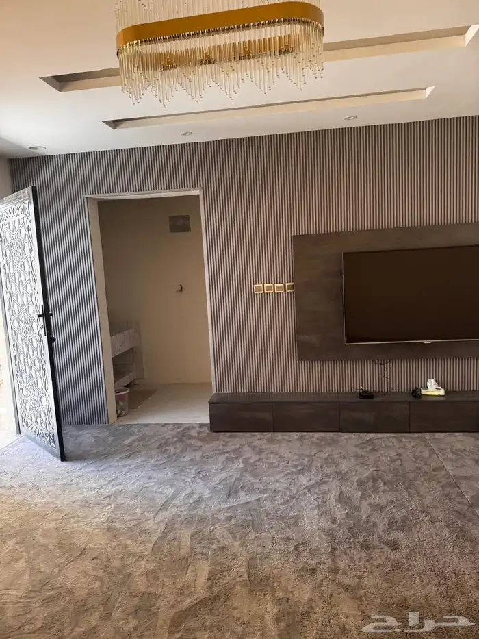 فلة للبيع في خميس مشيط حي العمارة 9