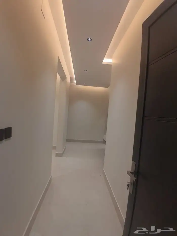 للبيع دور ارضي بمدخل مستقل من 6غرف بحي الحسام ب570الف 3