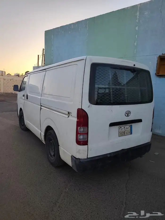 باص بضاعة تويوتا 2011 1