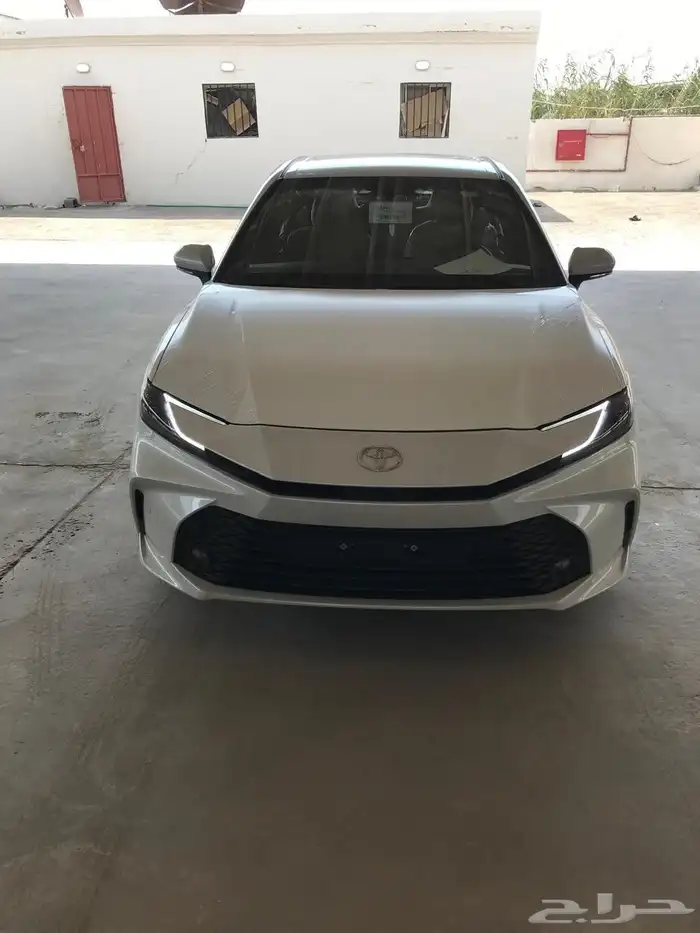 تويوتا كامرى Eهيبرد موديل 2025 3