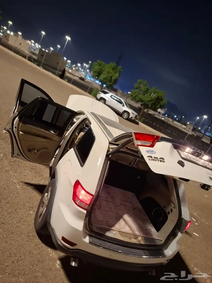 جيب جراند شيروكي 3