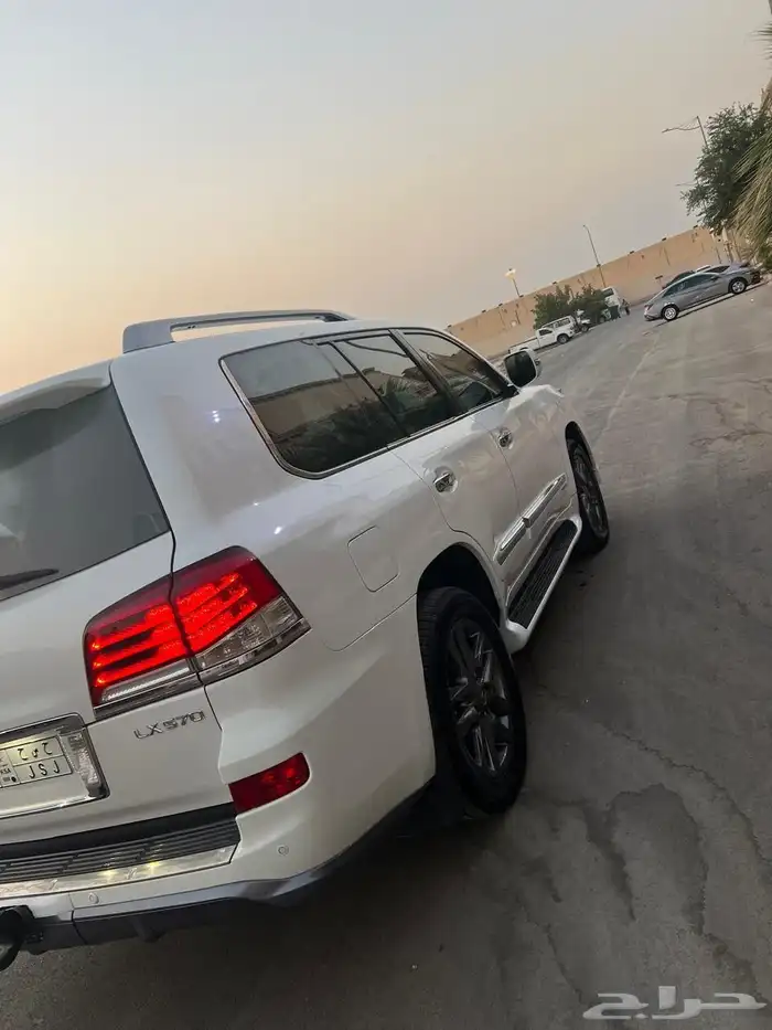 جيب لكزس 2014 570 3