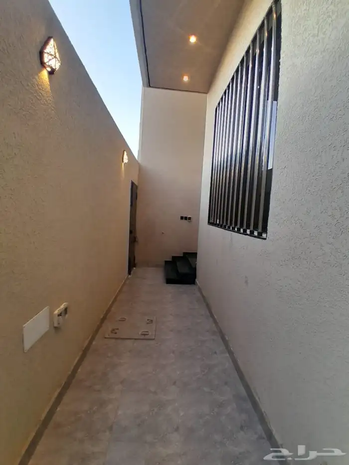 للبيع دور ارضي تمليك 6غرف حي الطلح بسعر 580الف تشطيبات راقيه 1