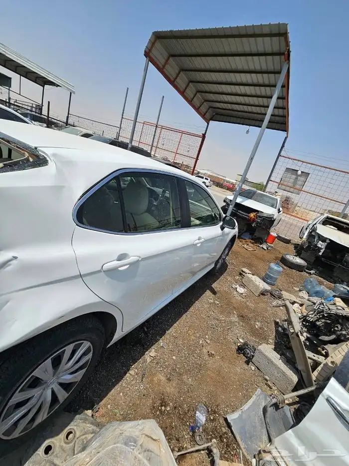 تشليح تويوتا كامري لبيع قطع غيار فقط مديلر2020 3