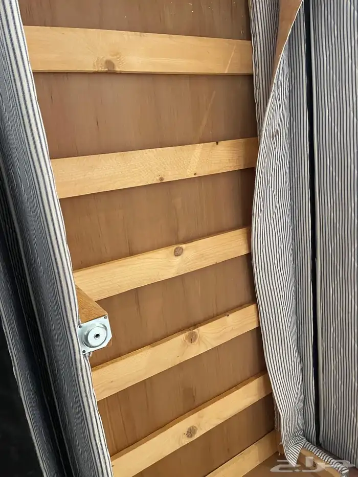 اثاث مستعمل وخشبيات دولاب وكومدينو وراس سرير 10