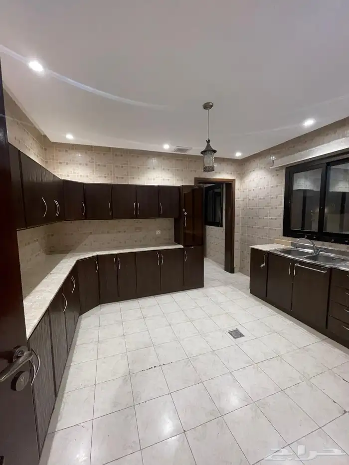 يوجد لدينا فلل للإيجار جده ابحرالشمالية 8