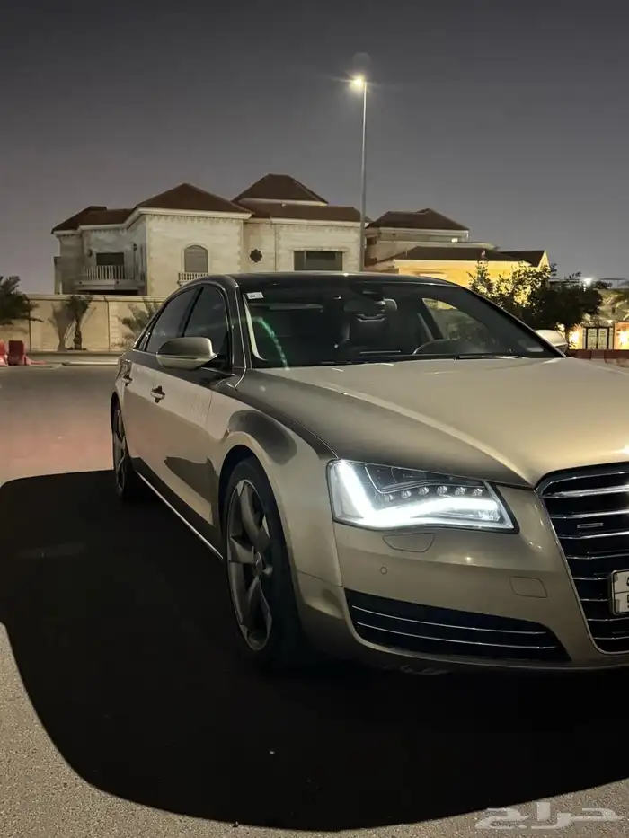 اودي A8 1