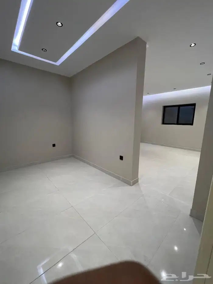 فيلا فاخرة للبيع في ولي العهد 4 7