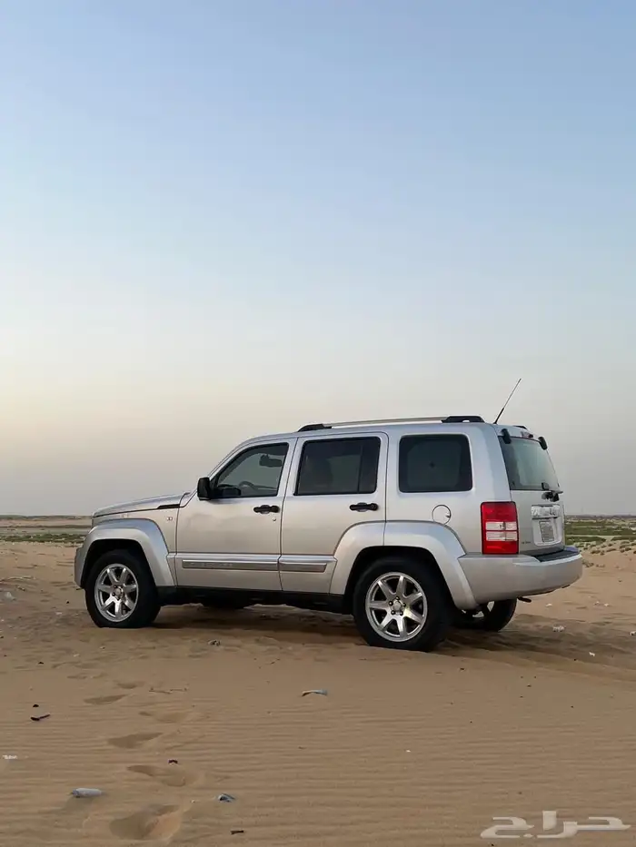 شيروكي 2010 فل كامل للبيع 0