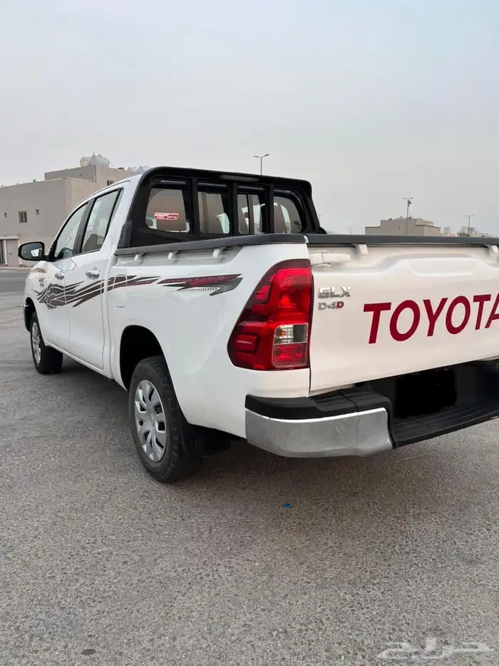 للبيع هايلكس مديل 2024 ديزل 3