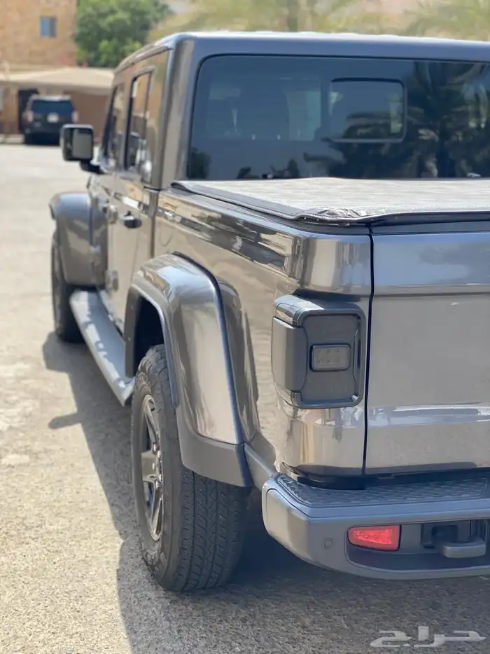 جيب جلاديتور 5