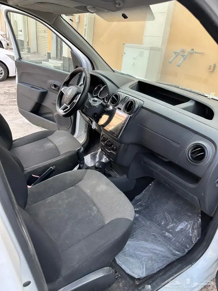 رينو دوكر فان للايجار 6