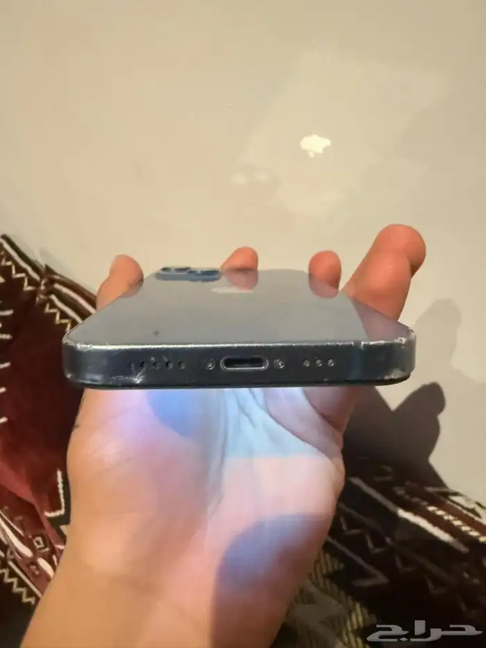 آيفون 13 ازرق 5