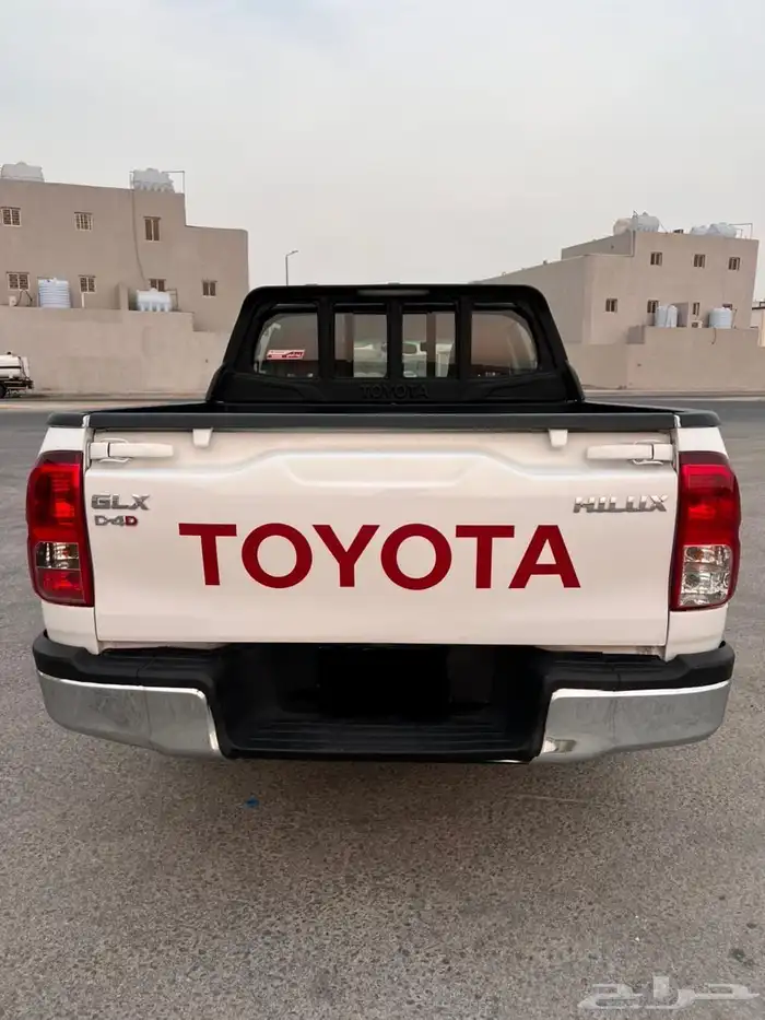 للبيع هايلكس مديل 2024 ديزل 2