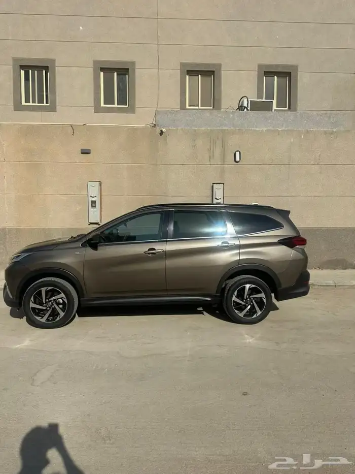 سيارة للبيع 1