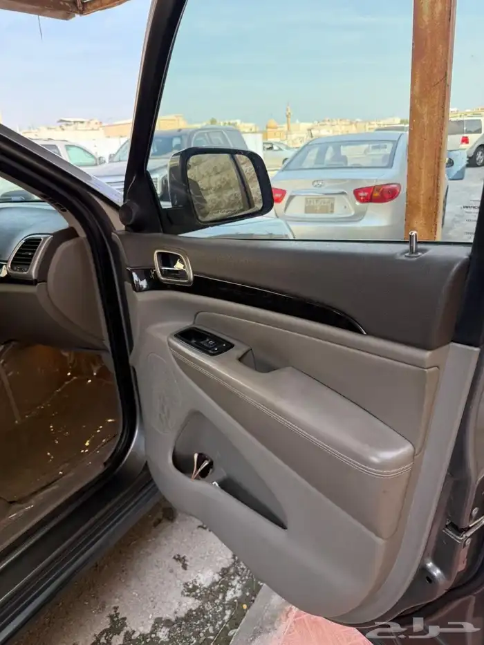 جيب جراند شوروكي 2012 للبيع 10