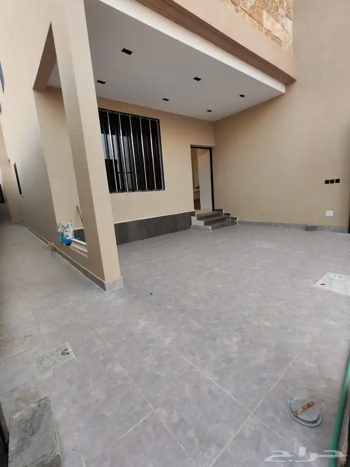 للبيع شقق ارضي و ارواف علوي مع ملحق على طريق ابها الخميس 3