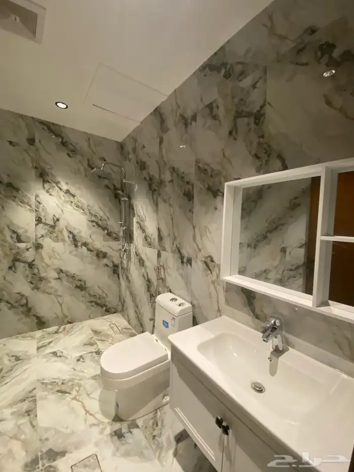 فيلا جديدة للإيجار مخطط ولي العهد 8 22