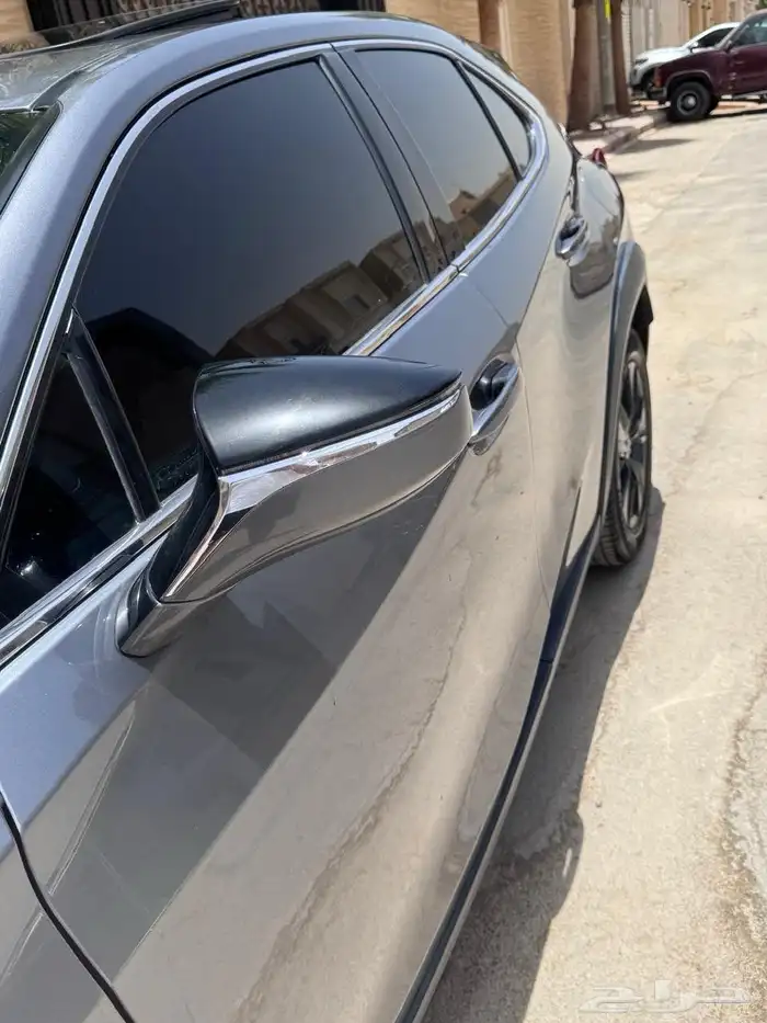 للبيع لكزس UX 3