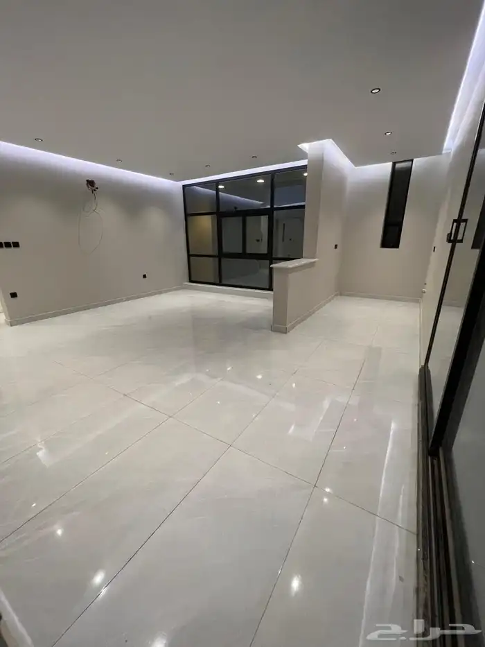 فيلا فاخرة للبيع في ولي العهد 4 14