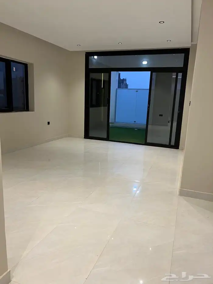 فيلا فاخرة للبيع في ولي العهد 4 6