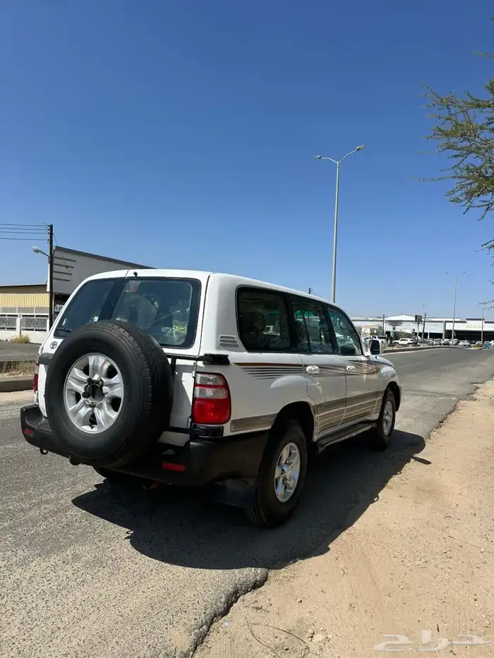جيب لاندكروزر 99 نظيف دفلوك فتحه ثلاجه 9
