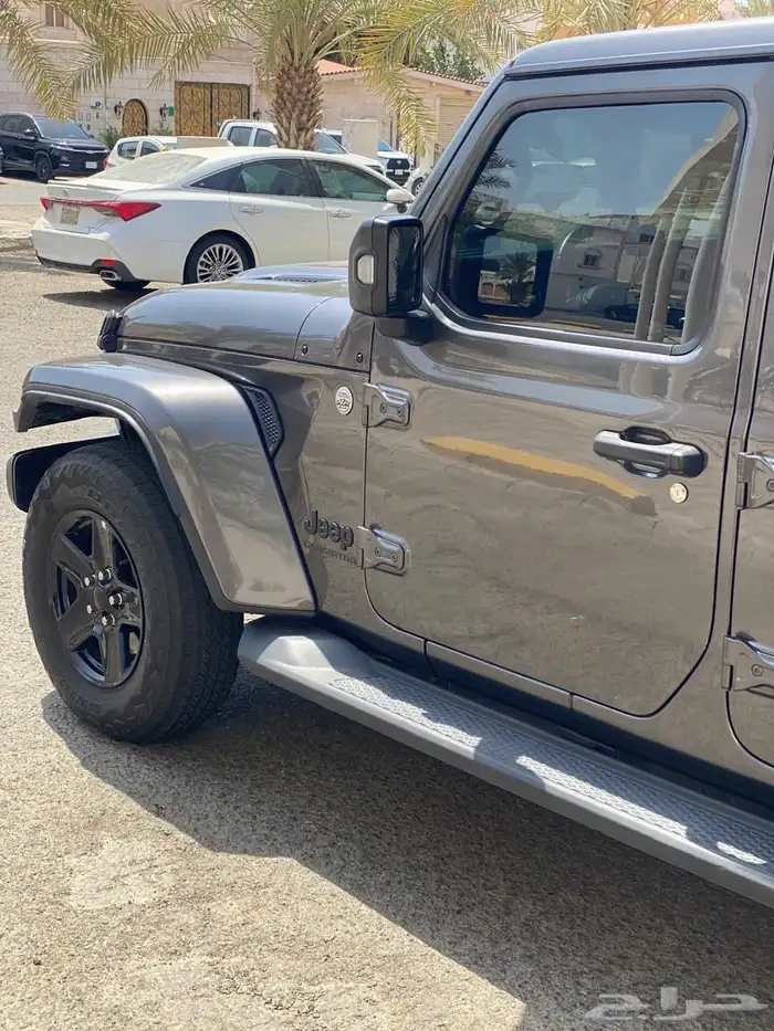 جيب جلاديتور 2