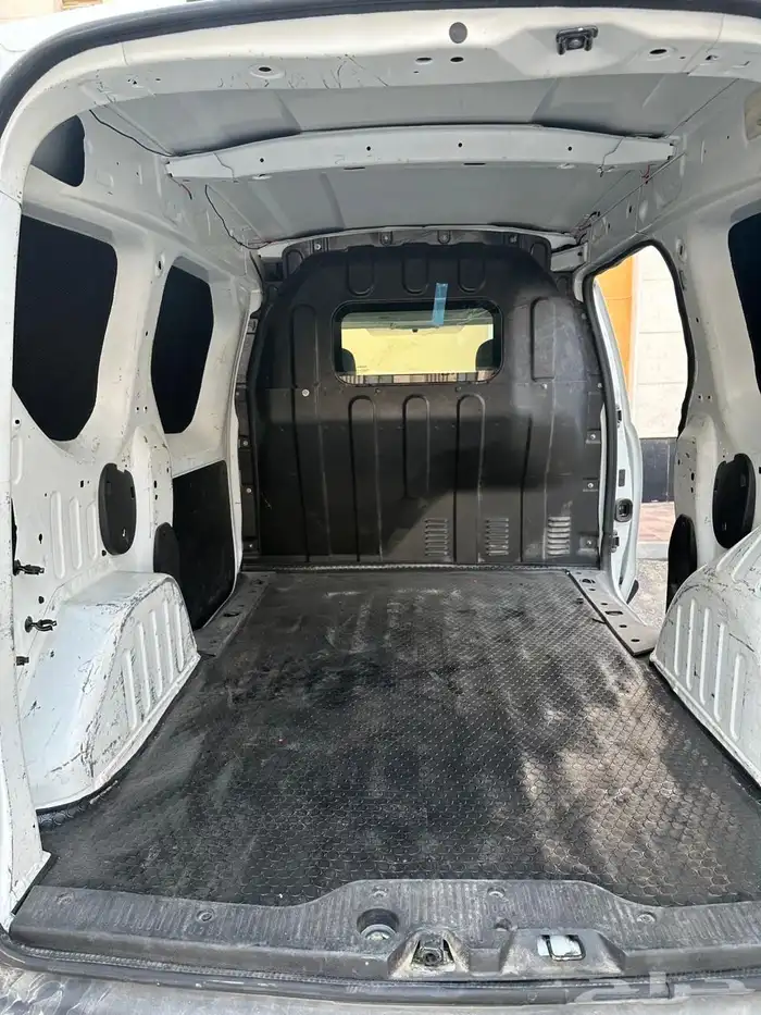 رينو دوكر فان للايجار 7