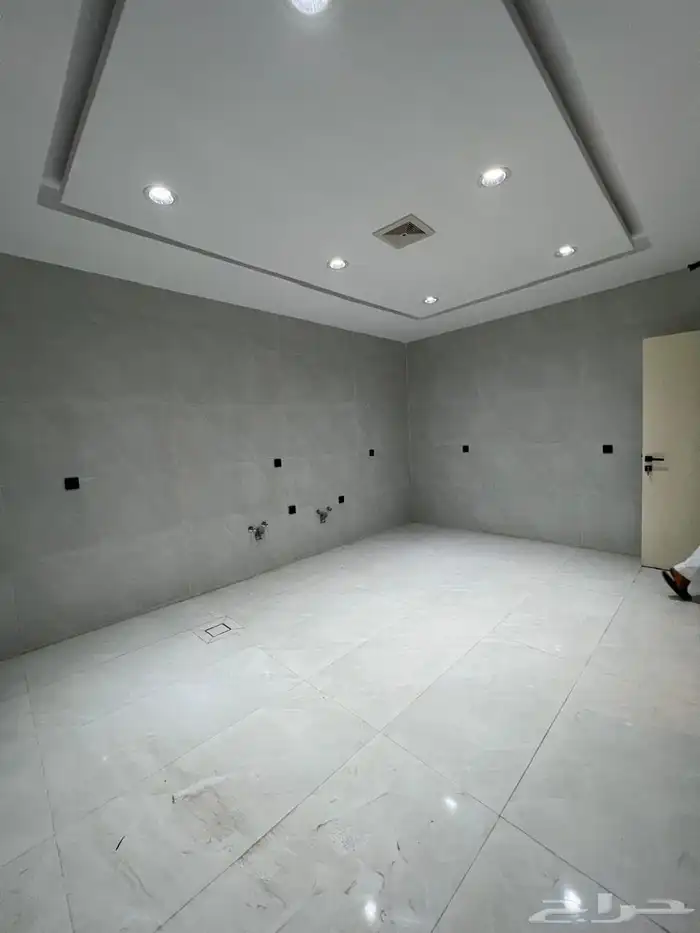 فيلا فاخرة للبيع في ولي العهد 4 1