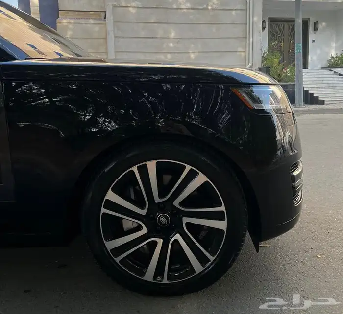 للبيع رنج روفر اوتوبيوغرافي فل كامل 2023 V8 8