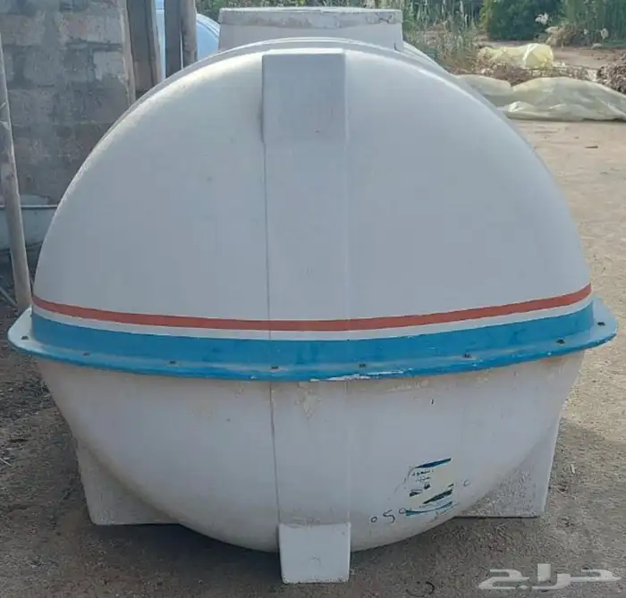 خزان ماء فايبرجلاس كبير مستخدم 3