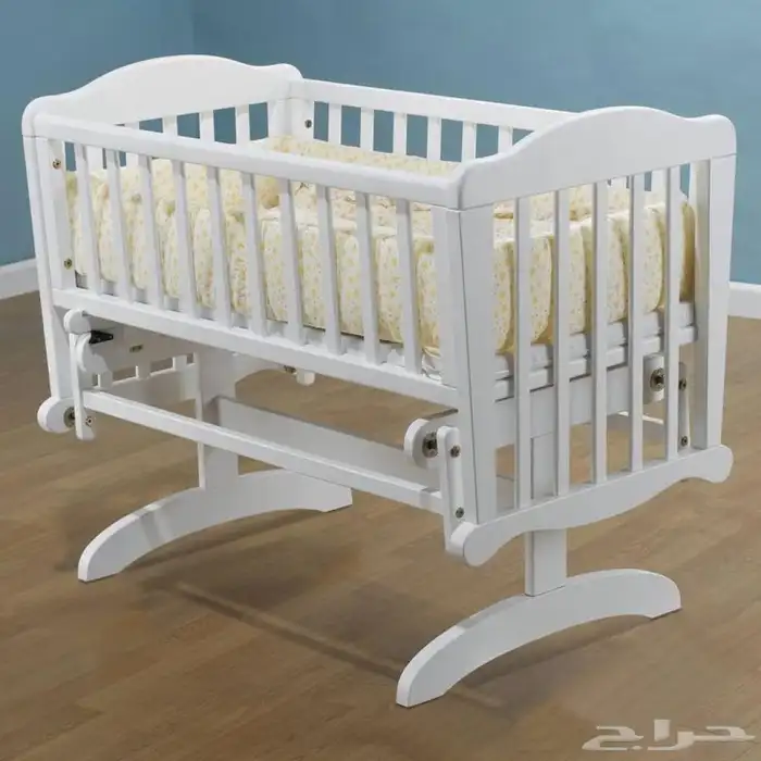 للبيع سرير مواليد و للبيع دباب شحن 0