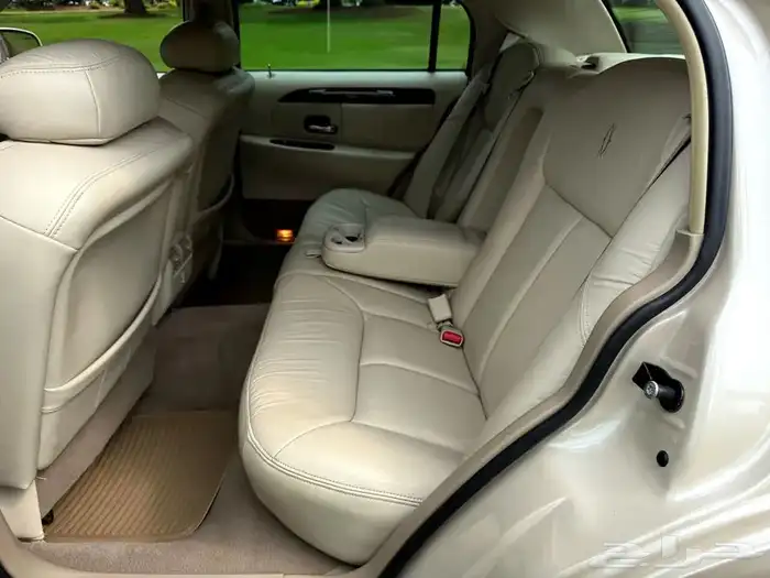 مطلوووب لينكون تاون كار كارتير 2000 6