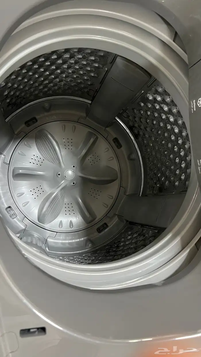 للبيع غسالة ملابس شبه جديده 1