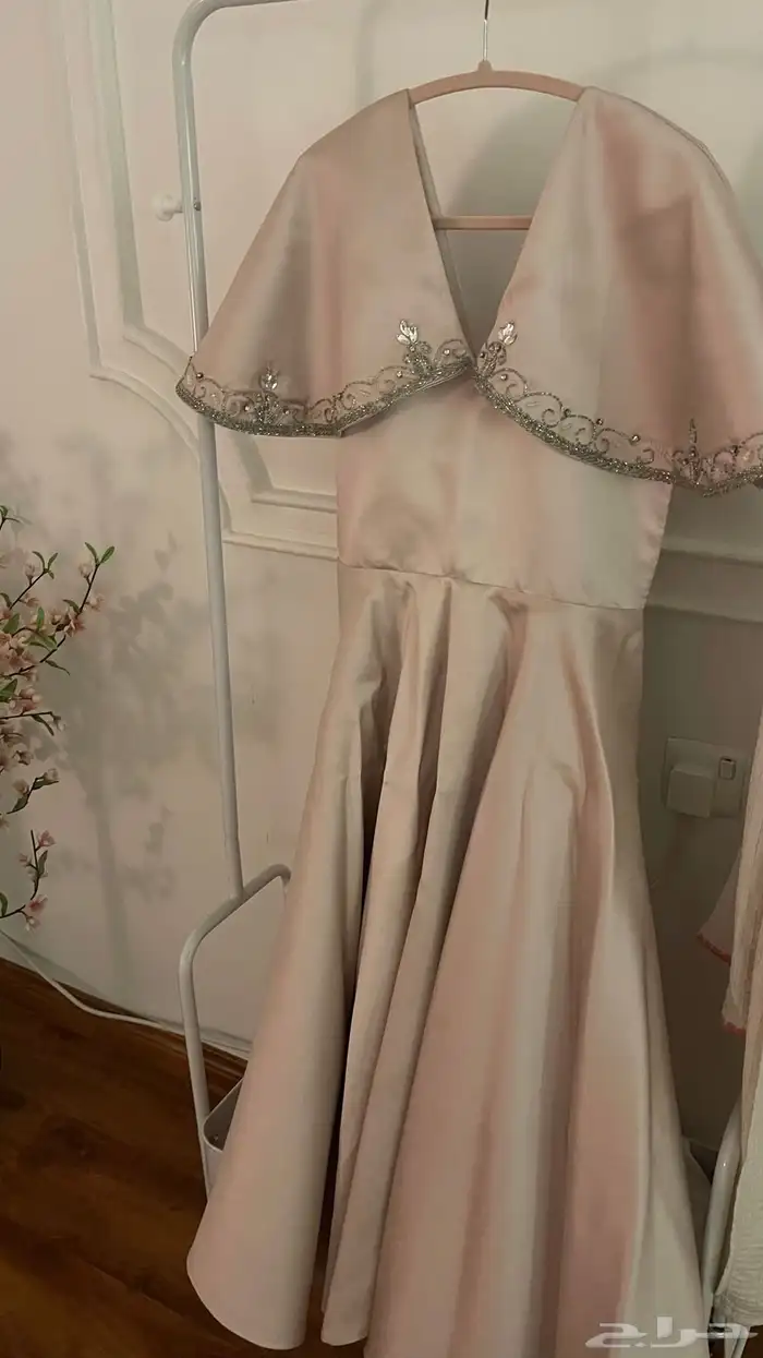 فستان وردي ملبوس مره ونظيف مره الشرا1233 البيع500 4