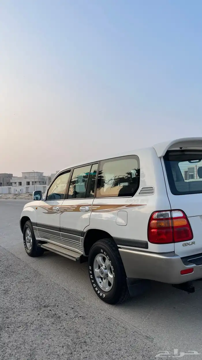 جيب لاندكروزر 2