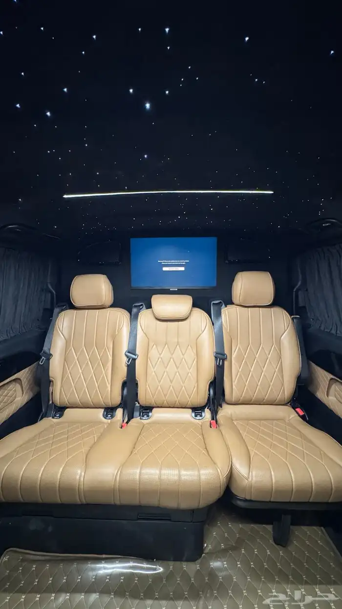 مرسيدس V class 2023 13