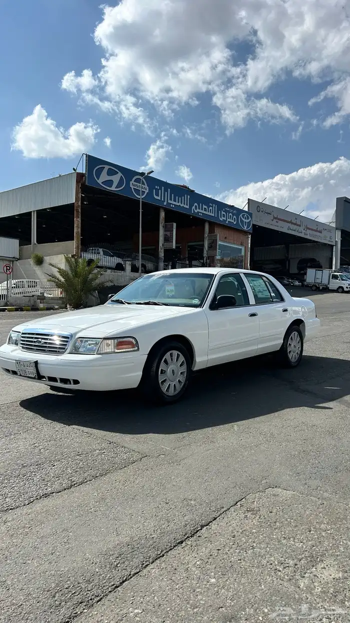 فورد كراون فكتوريا 2012 1