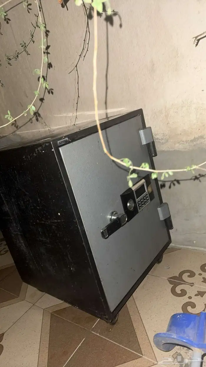 خزنه للبيع 1