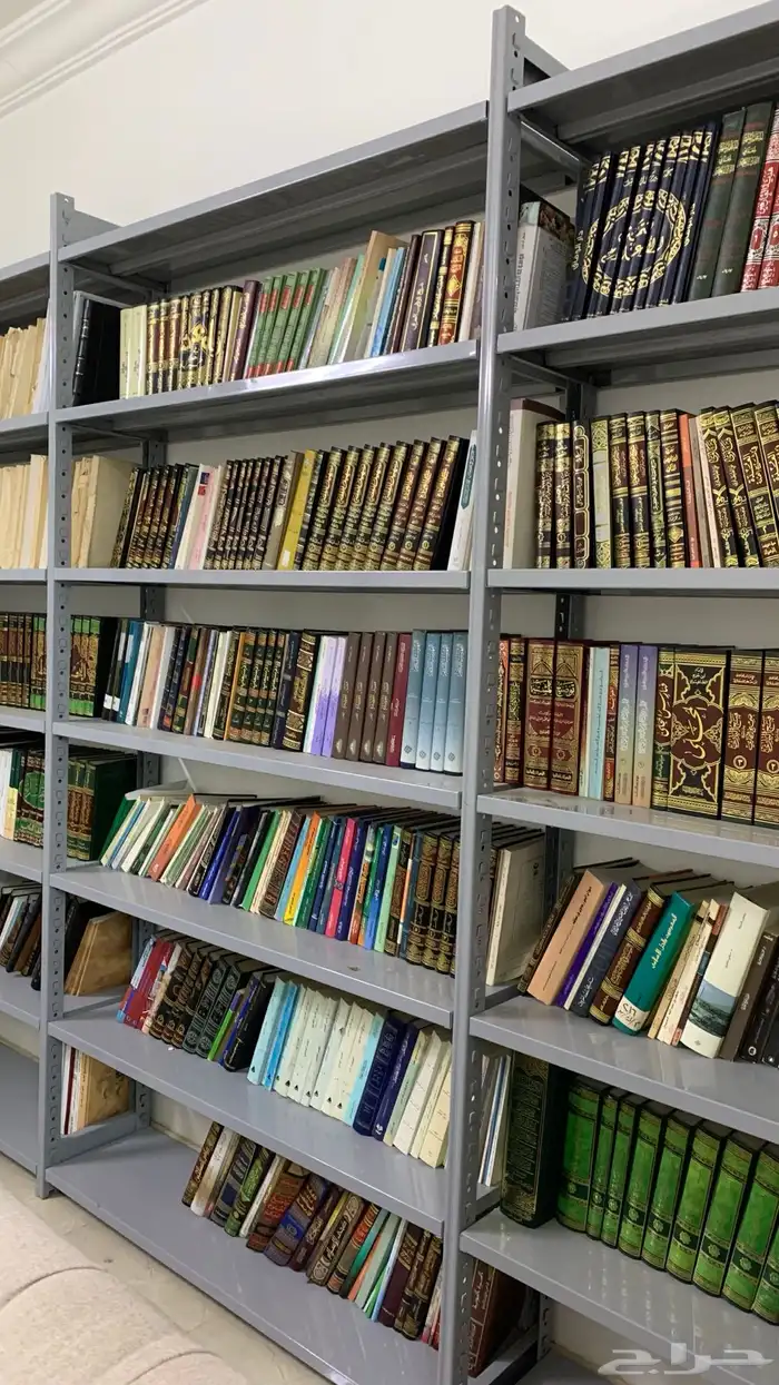 رفوف كتب حديد إيطالي 0